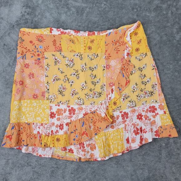 Forever 21 Womens Mini Skirt L Patchwork Floral Ruffle Hem Cottagecore Style - Picture 1 of 10